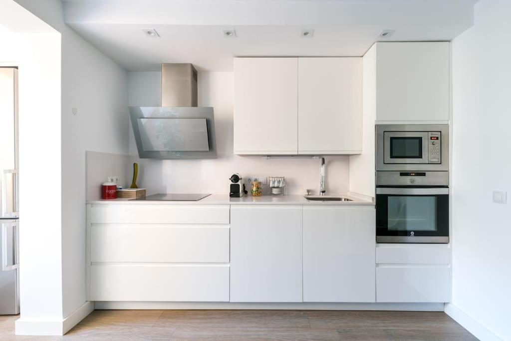 Moderno En Triana 2 Y Aire Acondicionado Appartamento Siviglia